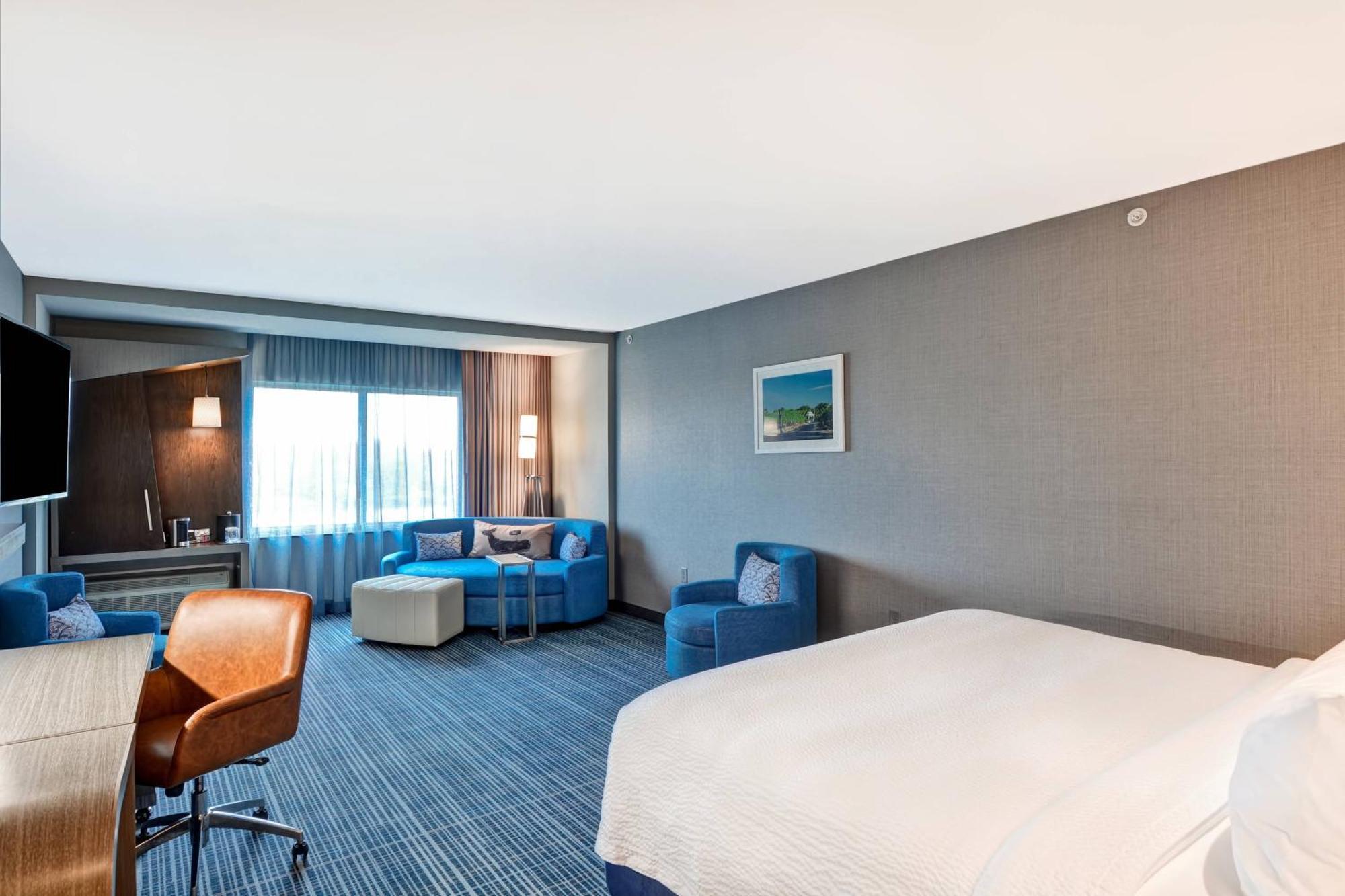 Courtyard By Marriott Long Island Islip/Courthouse Complex Otel Central Islip Dış mekan fotoğraf