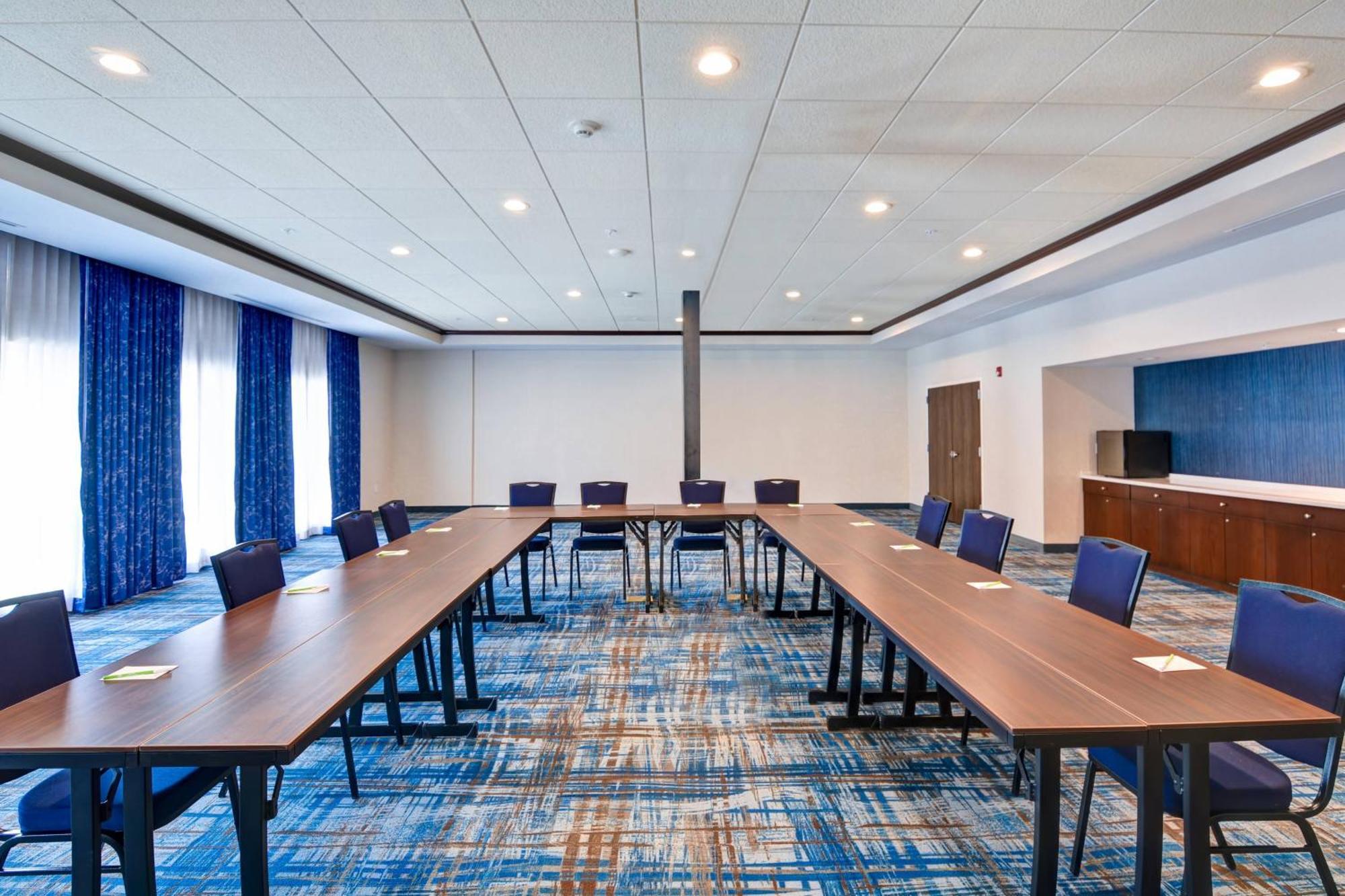 Courtyard By Marriott Long Island Islip/Courthouse Complex Otel Central Islip Dış mekan fotoğraf