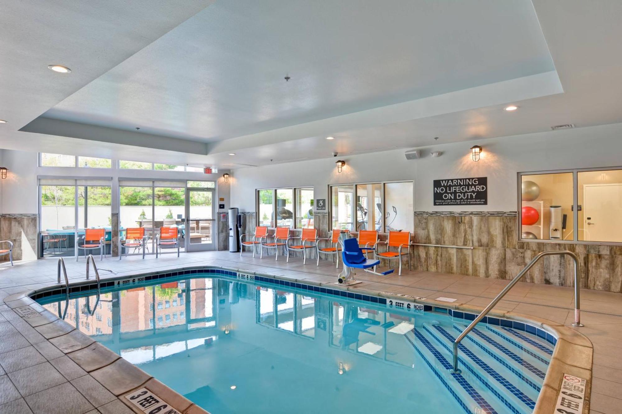 Courtyard By Marriott Long Island Islip/Courthouse Complex Otel Central Islip Dış mekan fotoğraf
